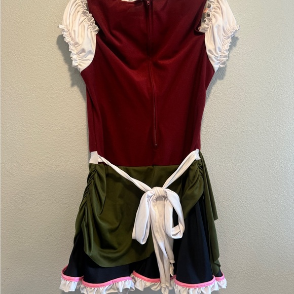 Beer Garden Girl 🍻 - Picture 5 of 8